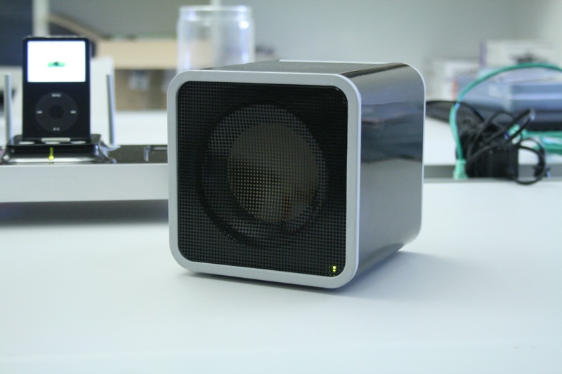Illustration for article titled Sneak Peek at Griffin's Wireless Evolve iPod Speakers